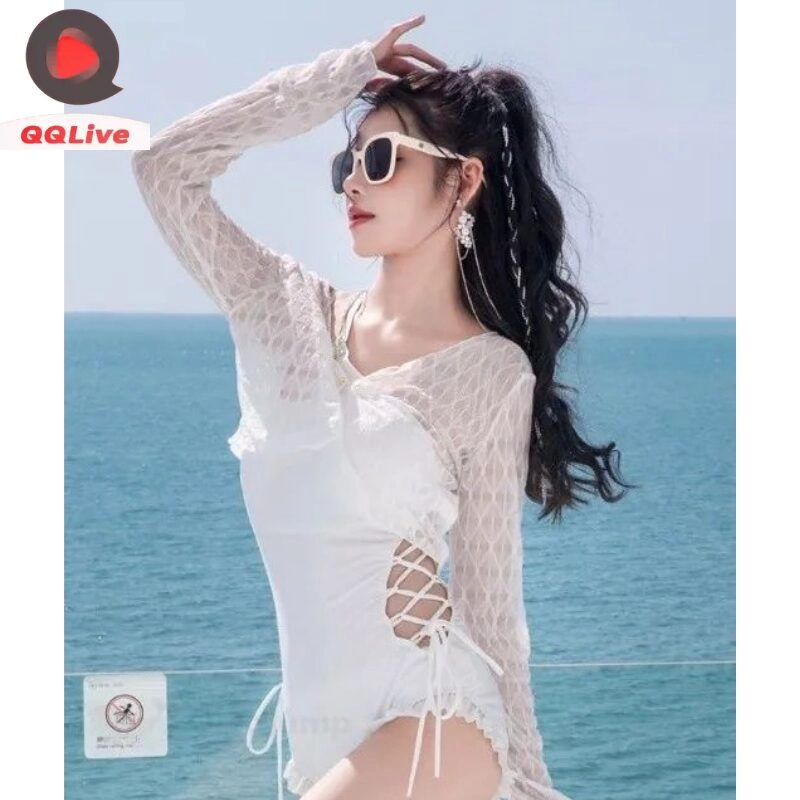 Gái xinh với nụ cười rạng rỡ.