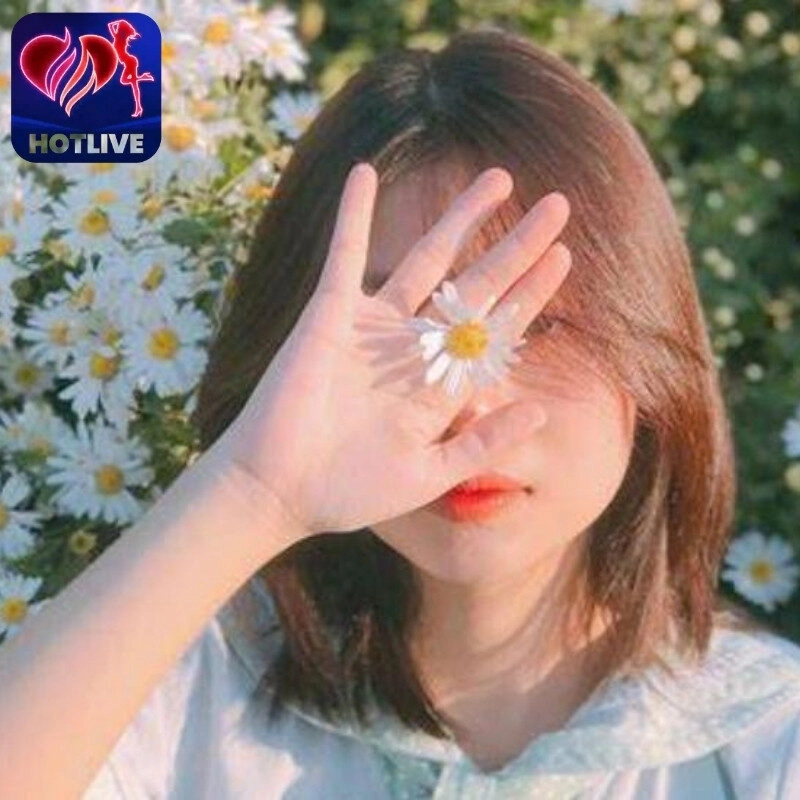 Gái xinh che mặt mang nét cá tính riêng.