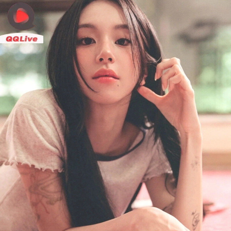 Chaeyoung nổi bật với thần thái riêng