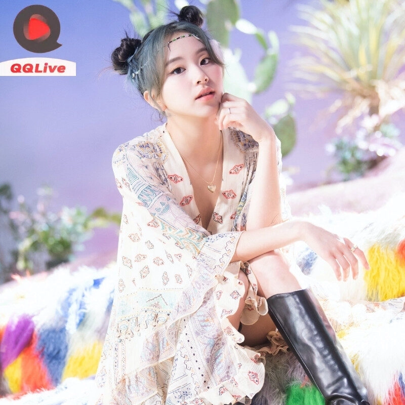 Vẻ đẹp lạ cuốn hút của gái xinh TWICE