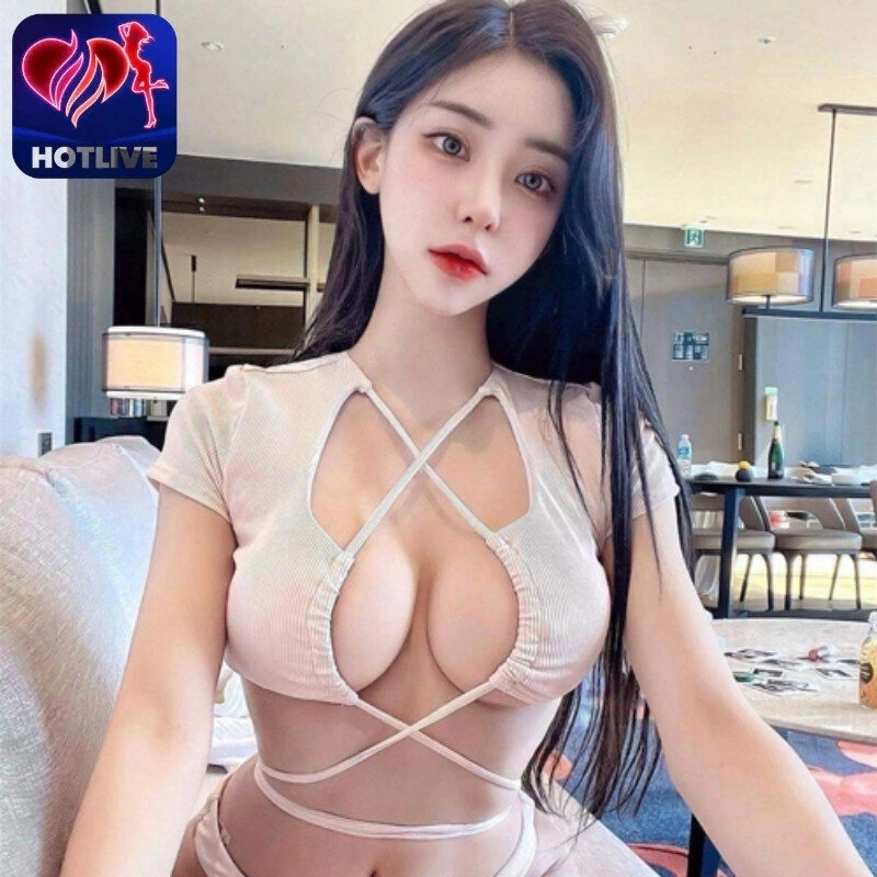 Gái vú to tự tin khoe cá tính và vẻ đẹp hình thể.