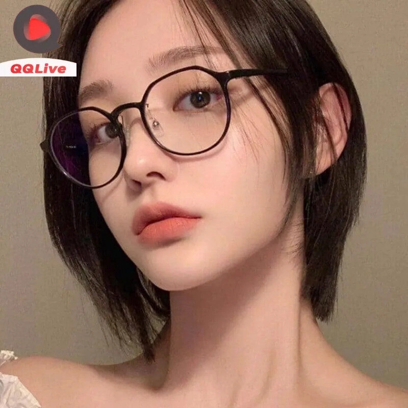 Gái Xinh Đeo Kính – Nét Đẹp Trí Thức Và Cuốn Hút Khó Cưỡng
