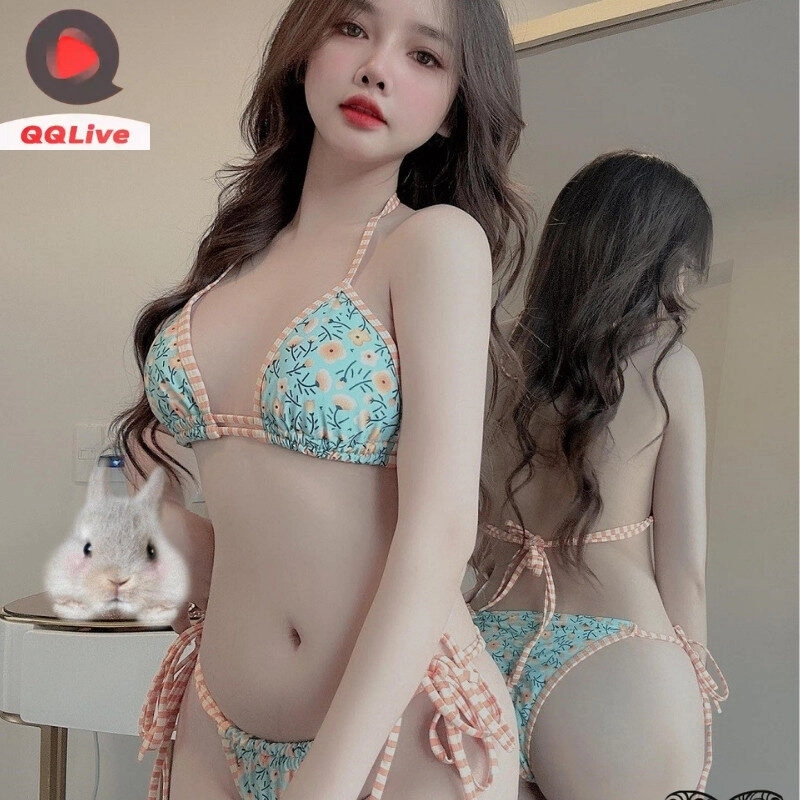 Sự kết hợp giữa thời trang và thần thái cá tính.