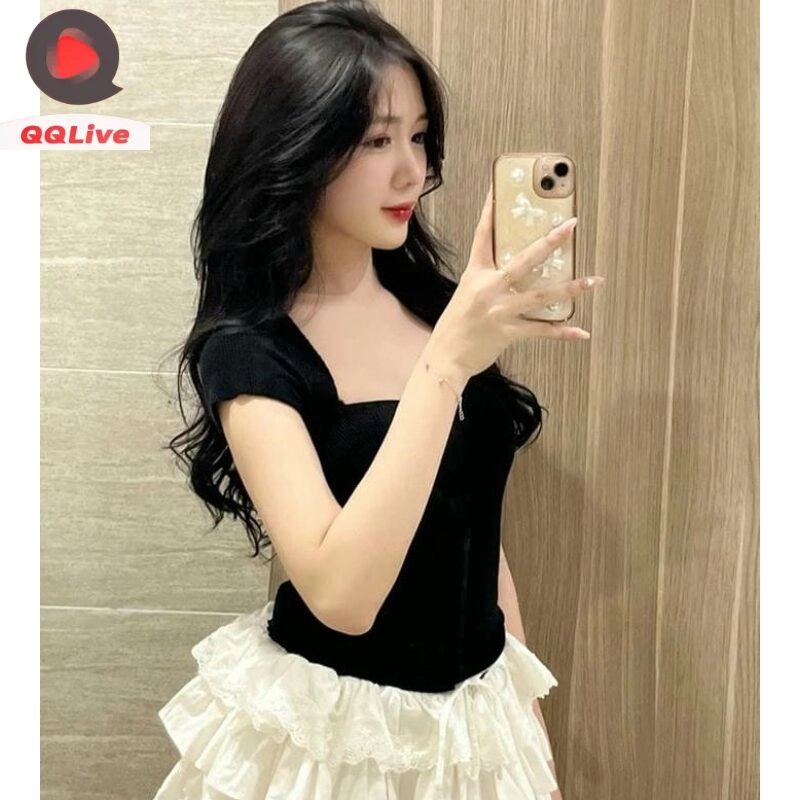 Thần thái tự tin khiến hình ảnh thêm nổi bật.