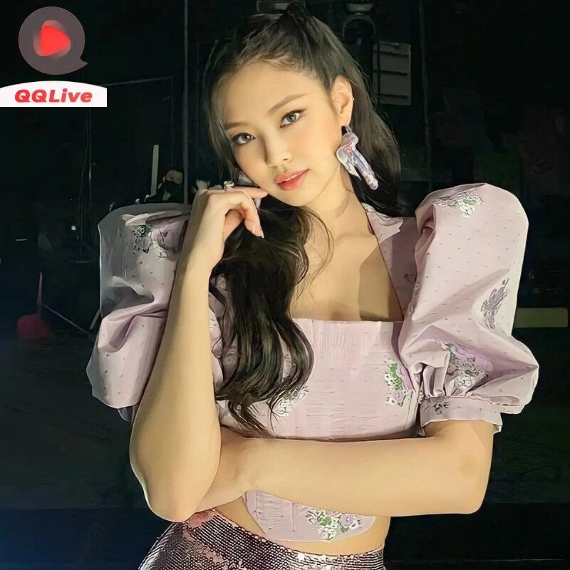 Thần thái sang chảnh, nổi bật giữa đám đông