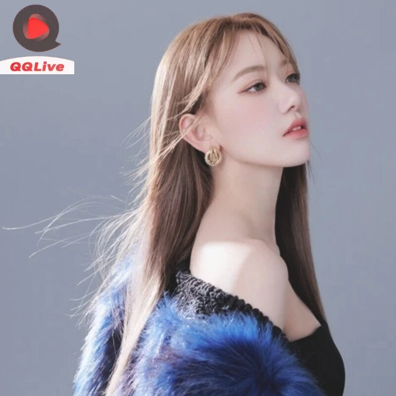 Phong cách thời trang Miyawaki Sakura tinh tế và nữ tính.