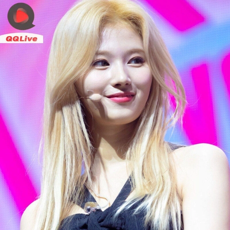 Thần thái cuốn hút của thành viên TWICE