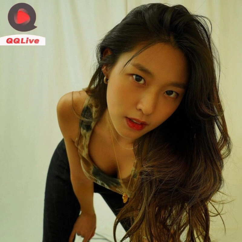 Gương mặt tươi tắn mang thần thái cuốn hút